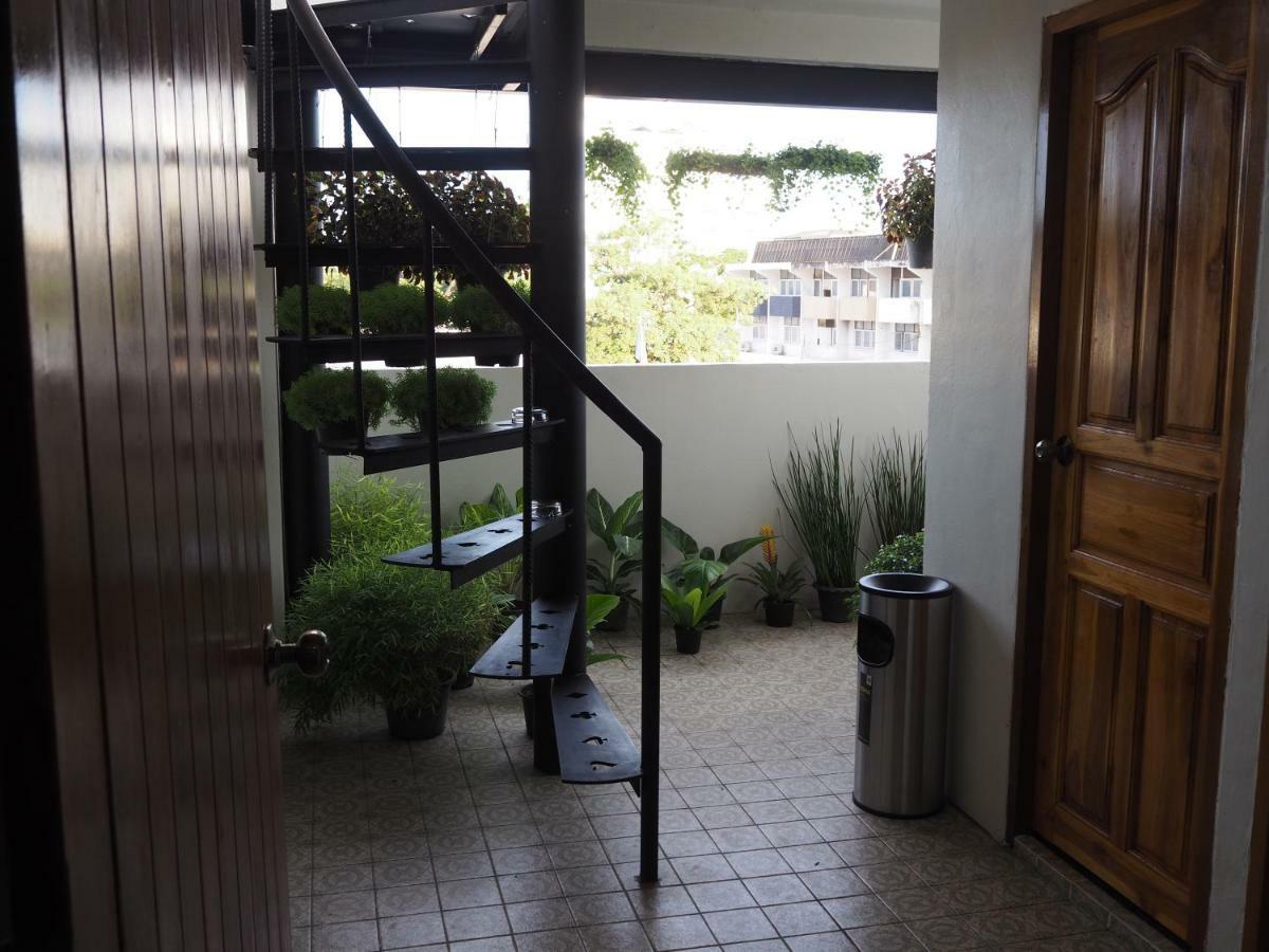 Boonnark Bed Night Bazaar No Car Parking Apartment Chiang Mai Exterior foto